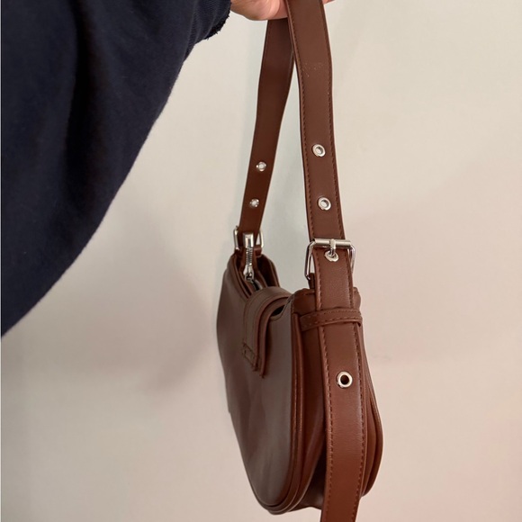 Elegant Brown Faux Leather Shoulder Bag - Picture 3 of 5